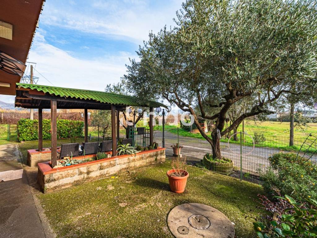 Villa a Monsummano terme in Via Rubattorno - Foto 3