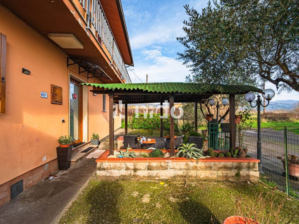 Villa a Monsummano terme in Via Rubattorno - Foto 4