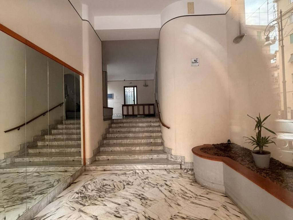 Appartamento a Salerno in Via Paolo De Granita - Foto 2