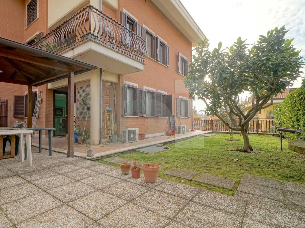 Appartamento a Mentana in Via Giovan Battista Caracciolo, 10 - Foto 2