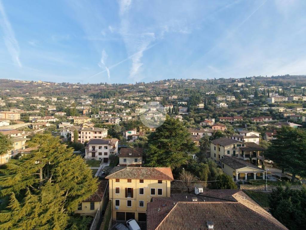 Appartamento a Torri del benaco in Via Dall'oca Bianca, 278 - Foto 3