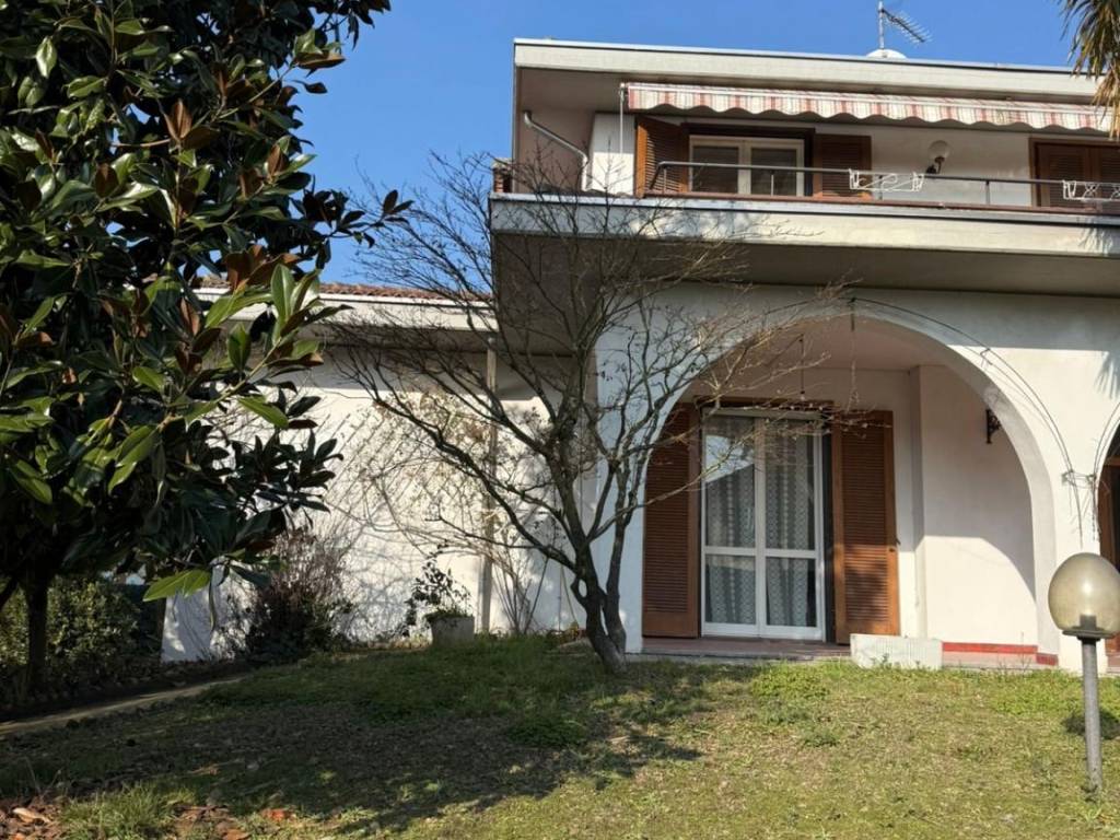 Villa a Dorno in Via Giuseppe Pelizza da Volpedo - Foto 4