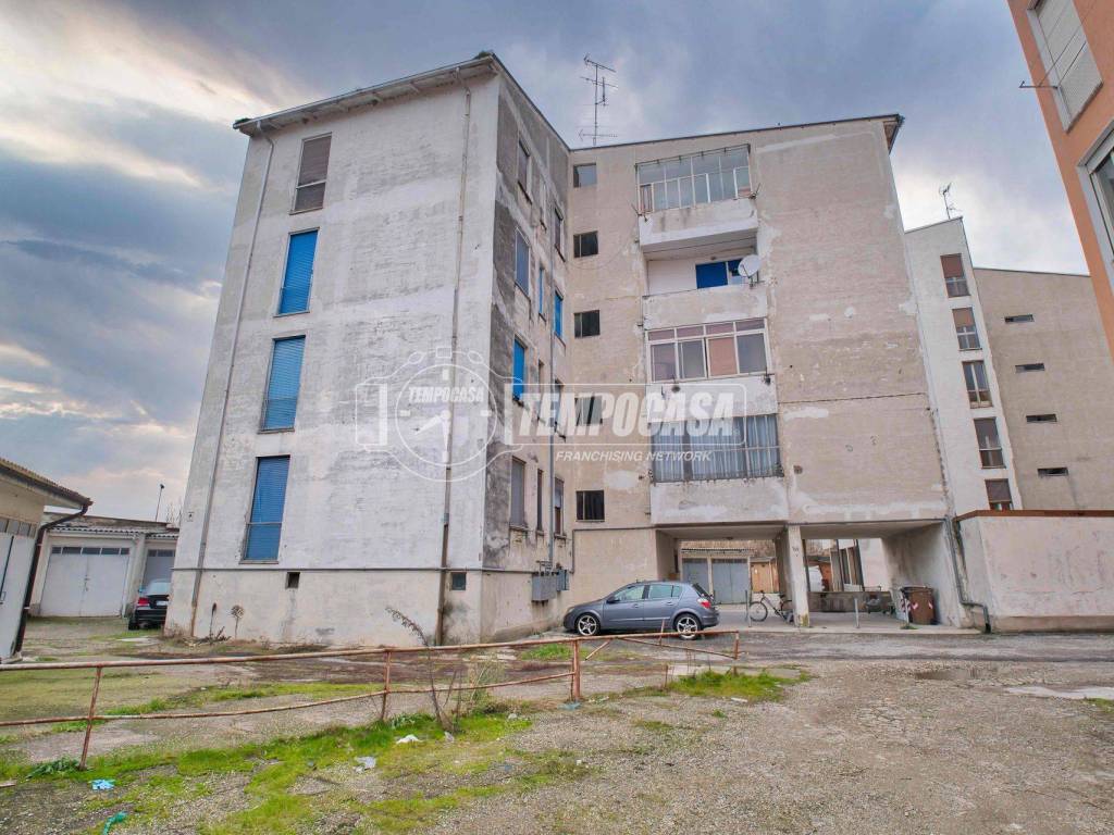 Appartamento a Vercelli in Via Udine - Foto 2