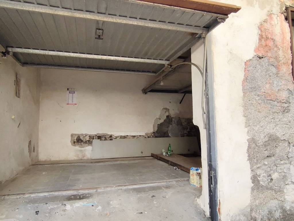 Box / garage a Adrano in Via Costa, 38 - Foto 4