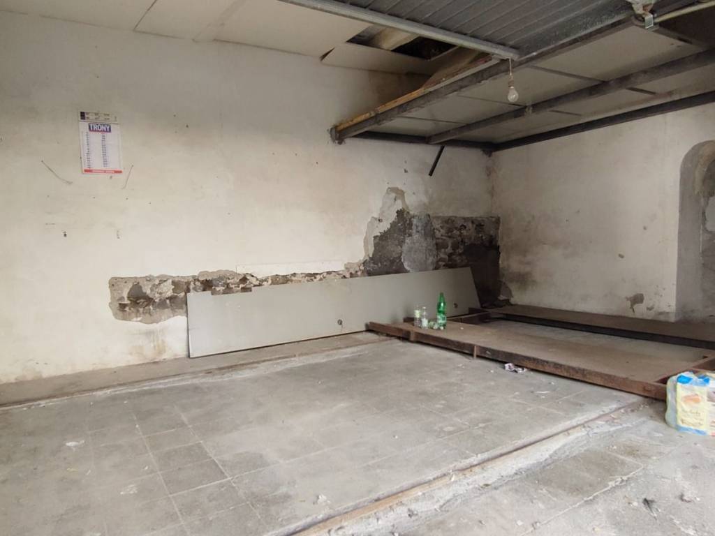 Box / garage a Adrano in Via Costa, 38 - Foto 5