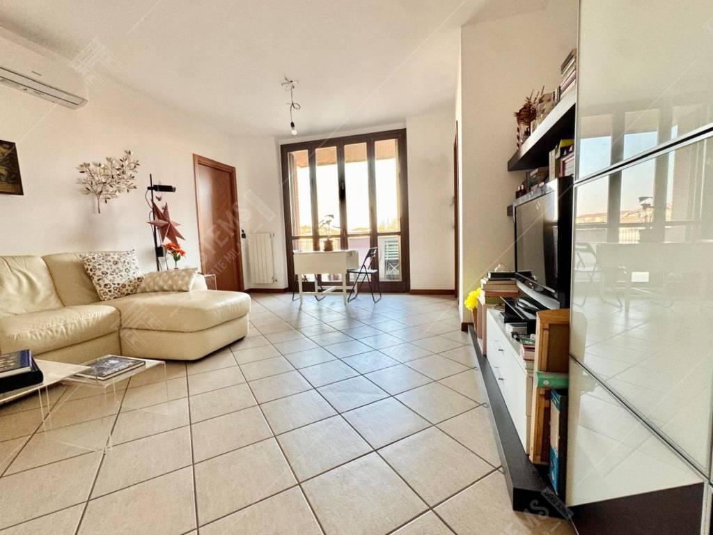 Appartamento a Arese in Via Alessandro Volta - Foto 2