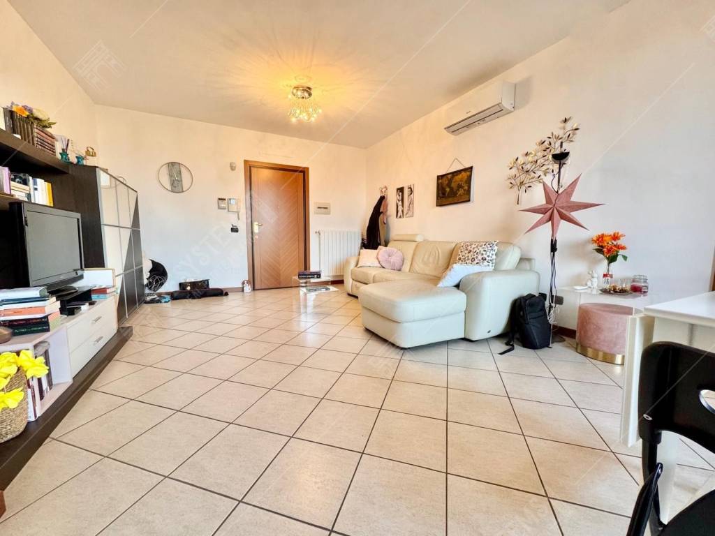 Appartamento a Arese in Via Alessandro Volta - Foto 3