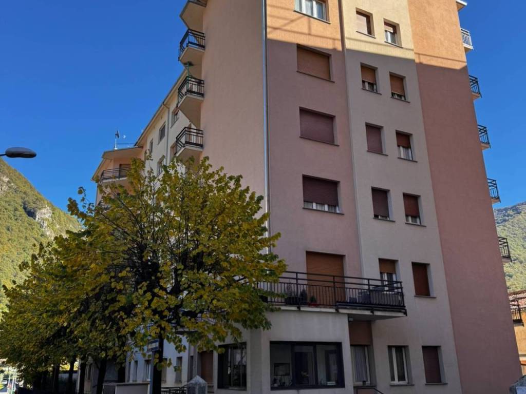 Appartamento a Canzo in Via A. De Gasperi, 2 - Foto 2
