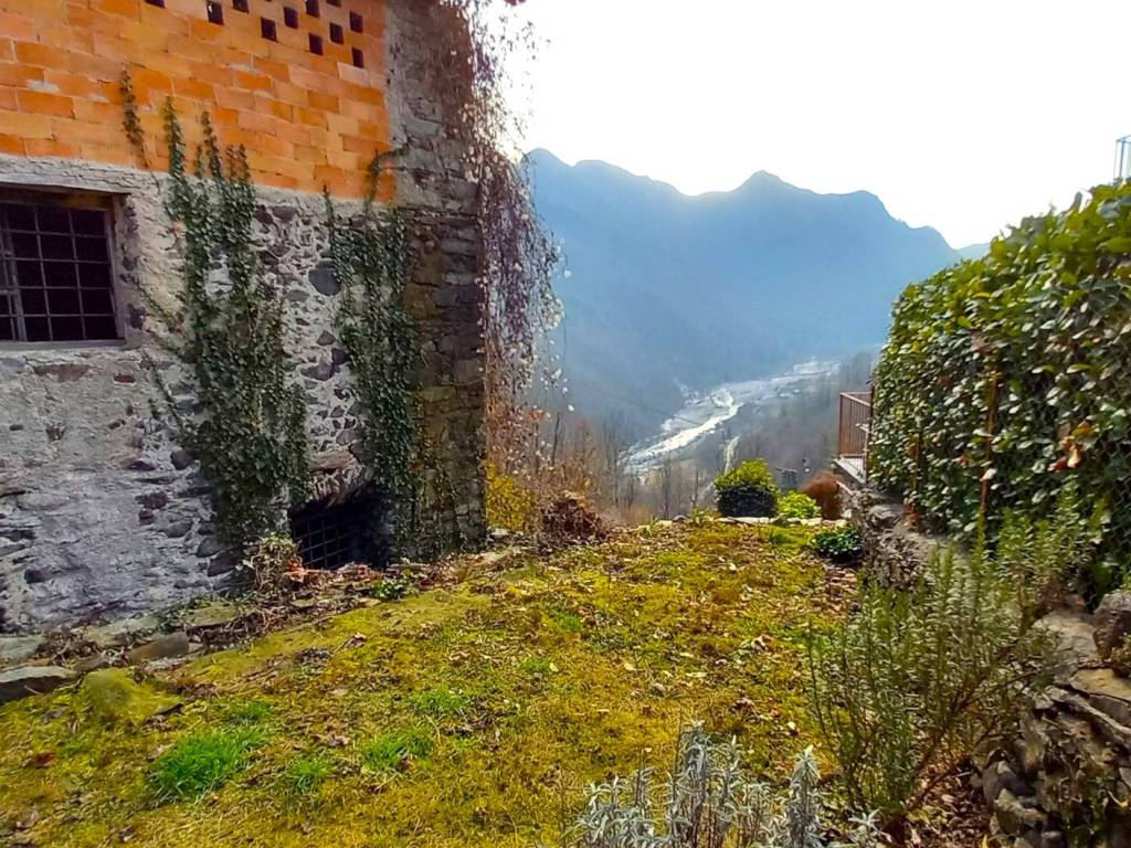 Rustico / casale a Varallo in Via Centro - Foto 2