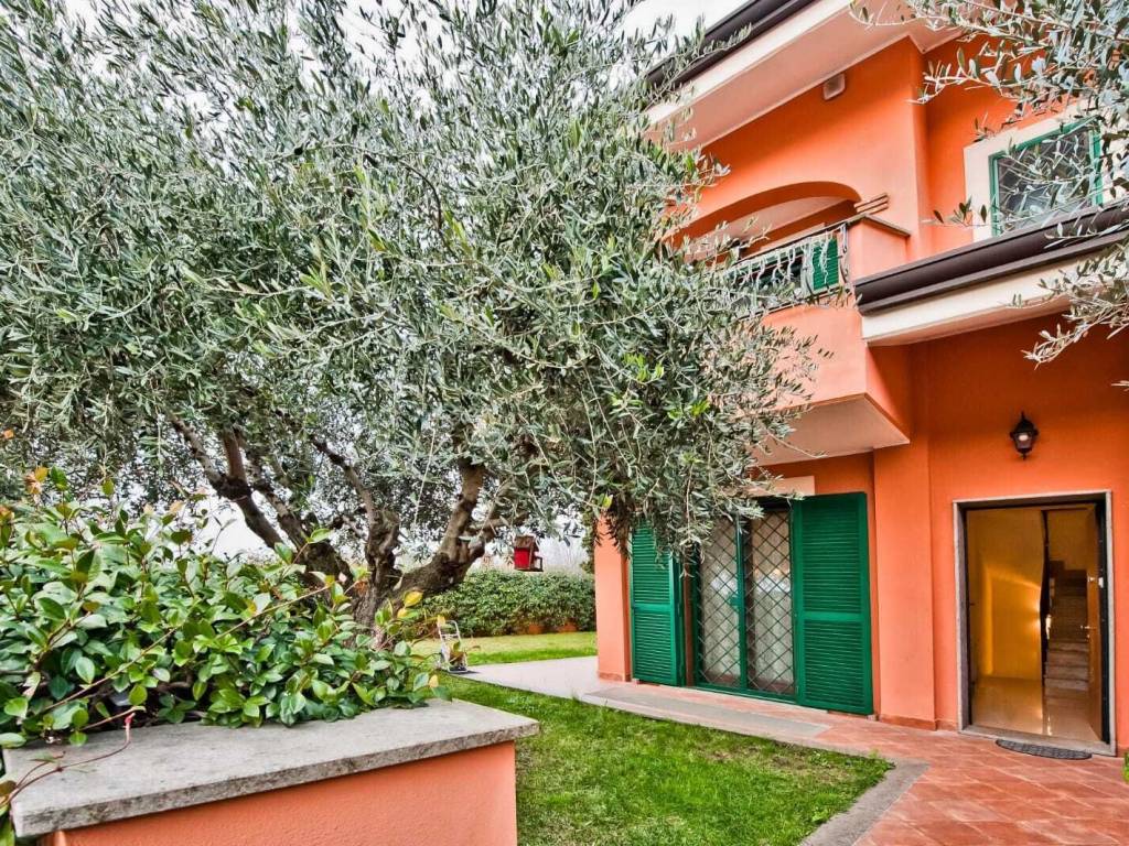 Villa a Grottaferrata in Via 24 Maggio, 128 - Foto 2