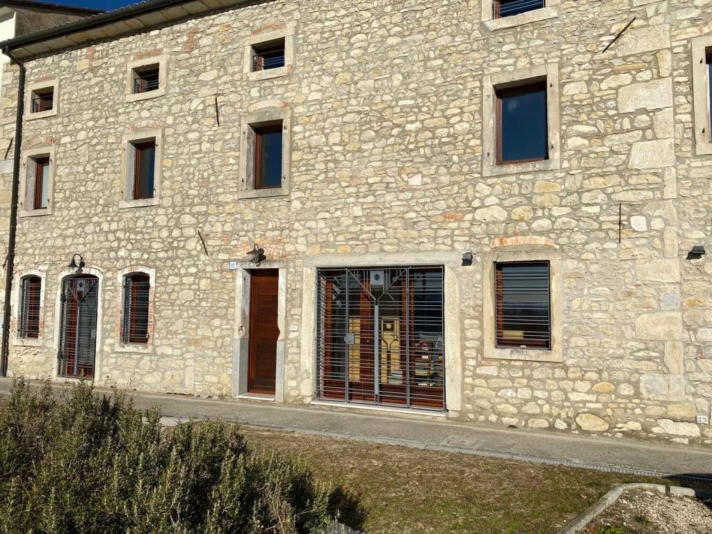 Villa a Vittorio veneto in Via Formeniga - Foto 4