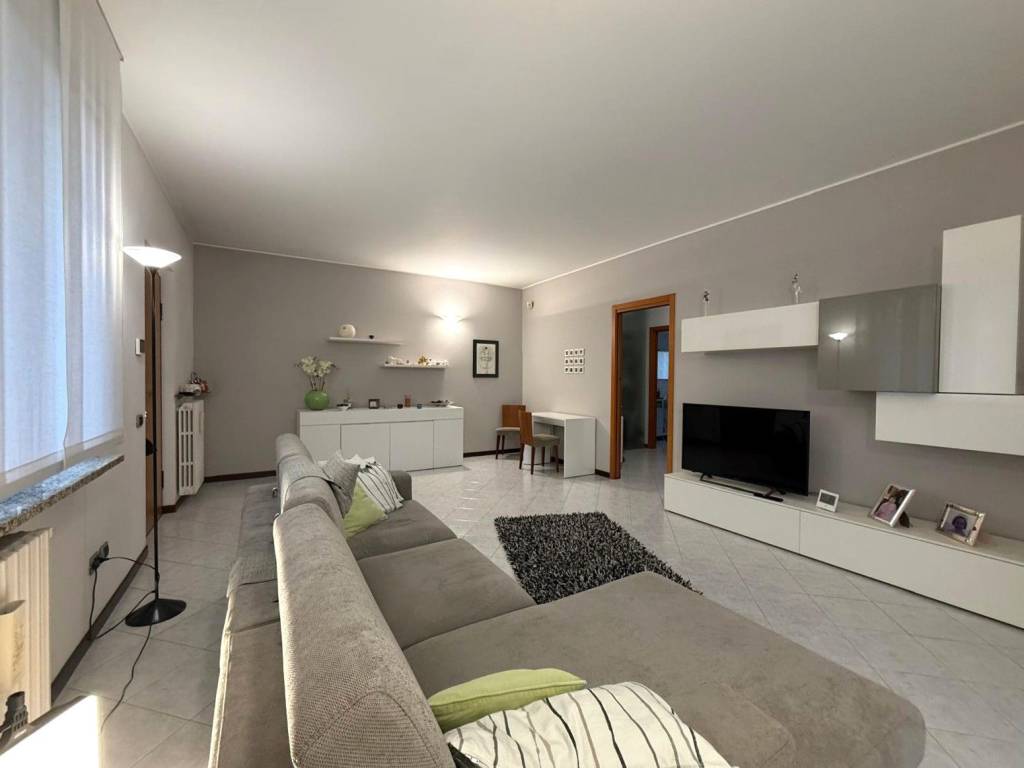 Villa a Paderno dugnano in Via Ugo La Malfa, 19 - Foto 3