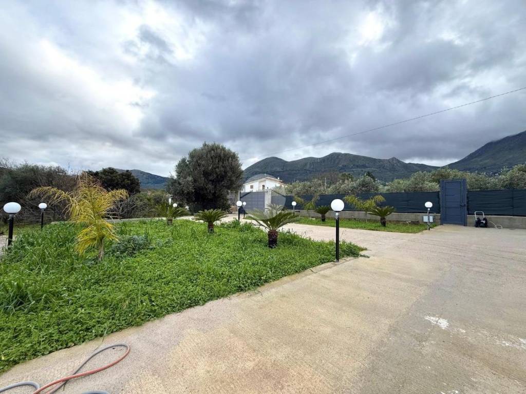 Villa a Carini in Via Don L. Sturzo, 124 - Foto 4
