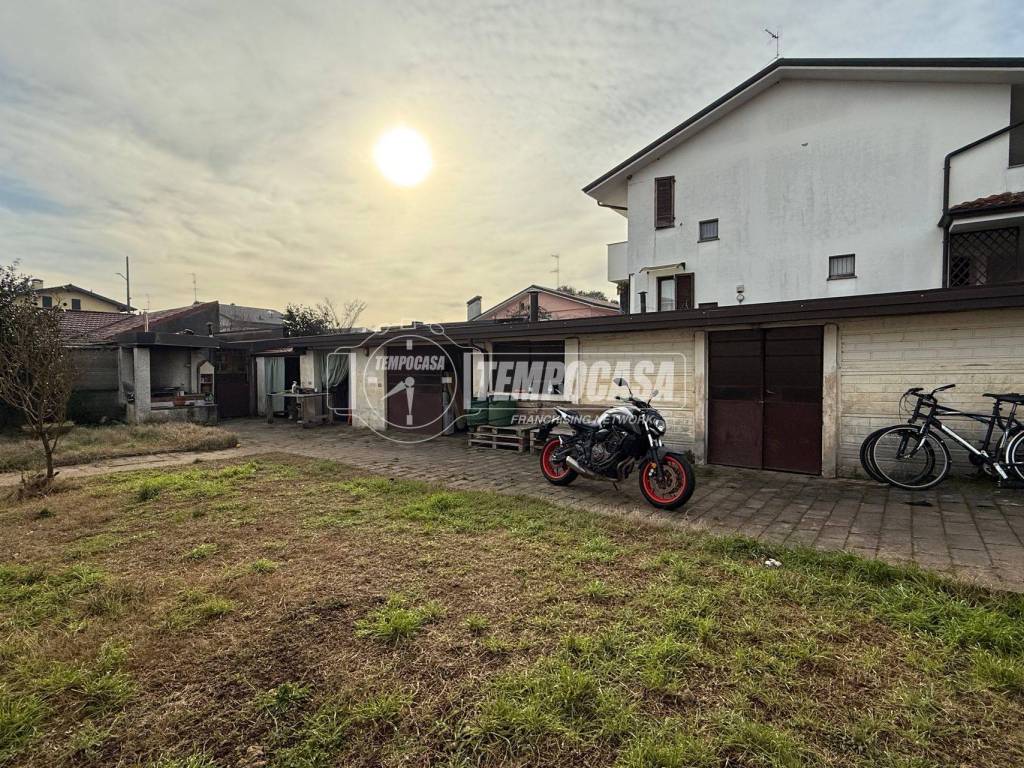 Villa a Busto garolfo in Via Cimabue 25 - Foto 5