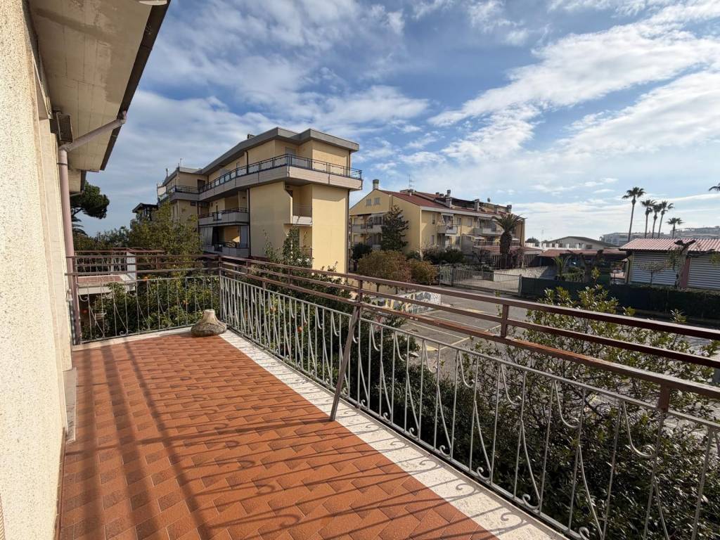Appartamento a Tortoreto in Via Messina - Foto 2