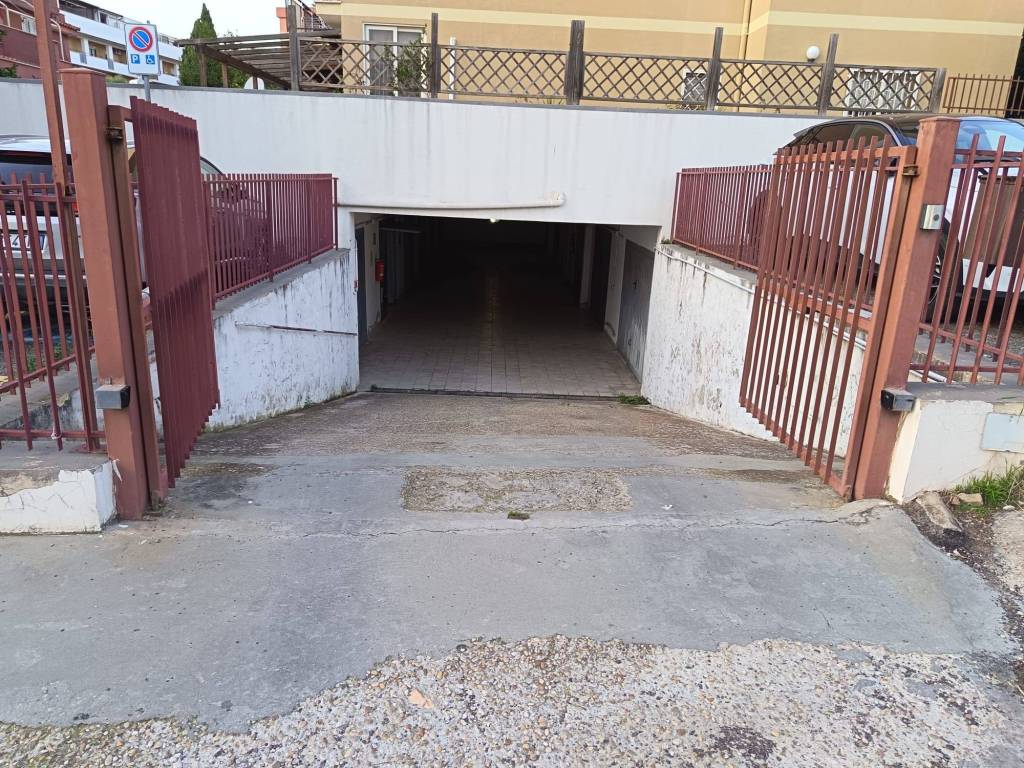 Box / garage a Civitavecchia in Via Francesco Scotti - Foto 3
