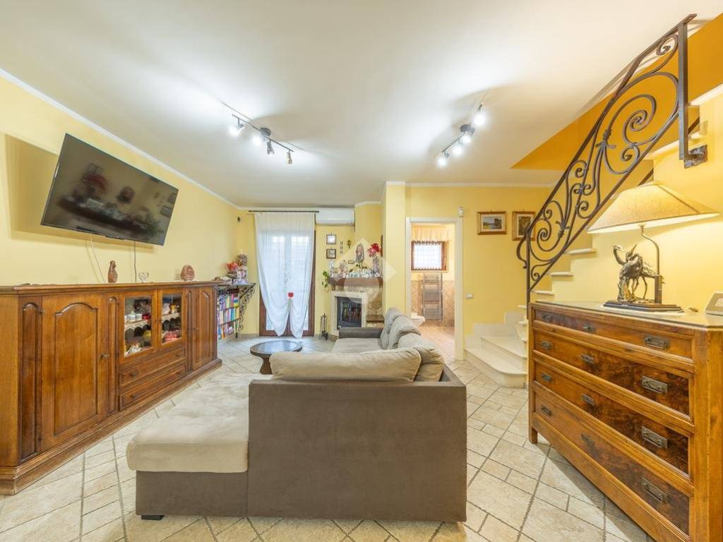 Villetta a schiera a Guidonia montecelio in Via delle Tuberose, 119 - Foto 5