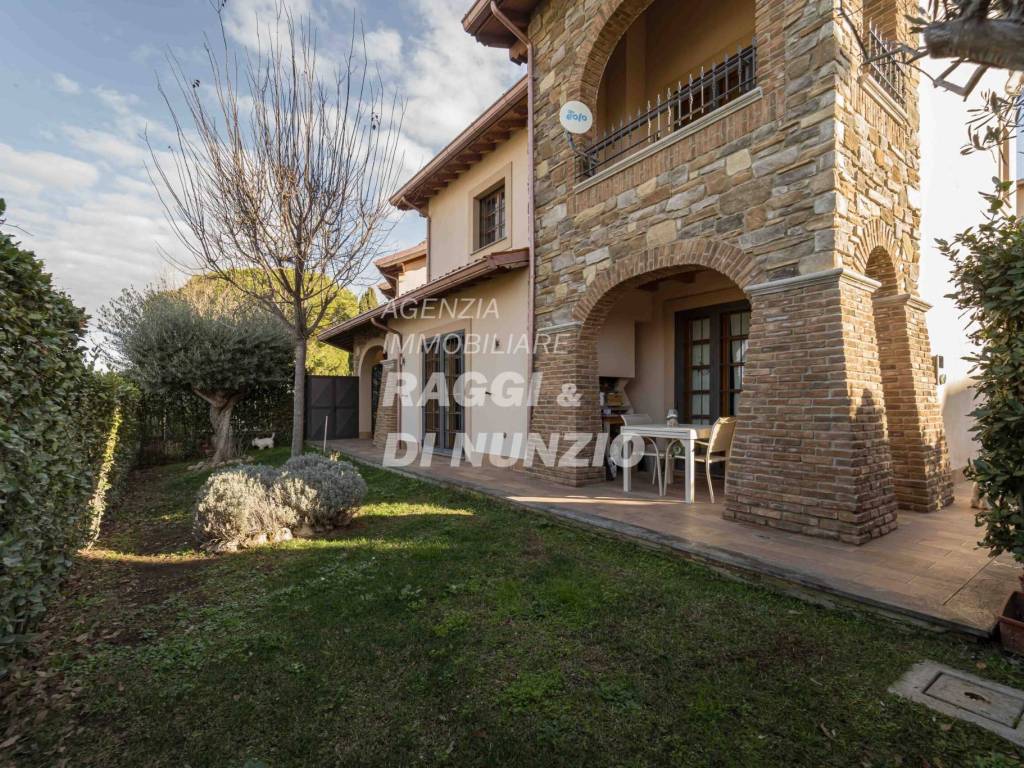 Villa a Monte porzio catone in Via Fontana Candida - Foto 4