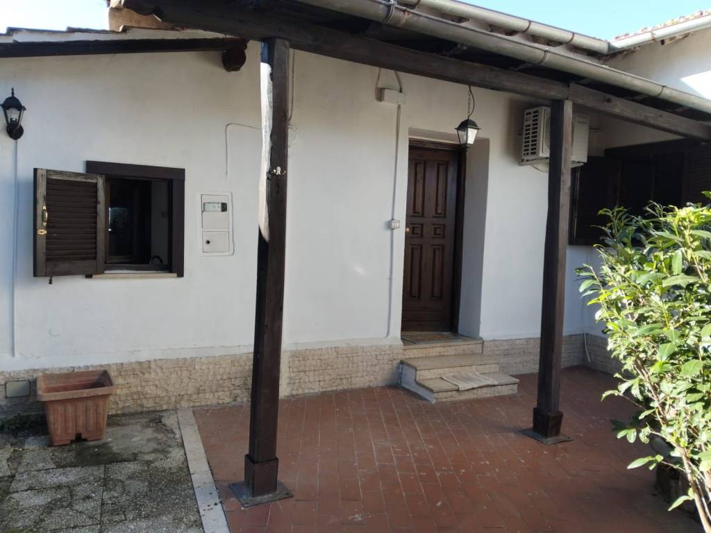 Villa a Lariano in Via Alcide De Gasperi - Foto 2