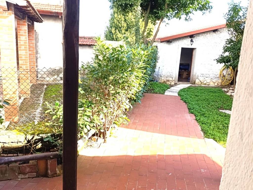 Villa a Lariano in Via Alcide De Gasperi - Foto 3