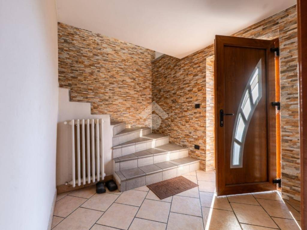 Casa indipendente a Costigliole saluzzo in Via Busca, 69 - Foto 2