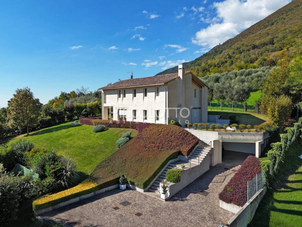 Villa a Bassano del grappa in via Monte Pelmo - Foto 2