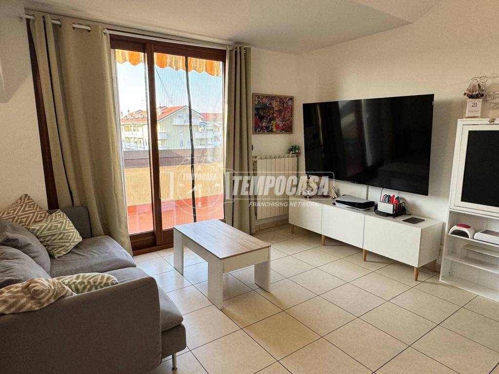 Appartamento a Arluno in Via Eugenio Montale 7 - Foto 2