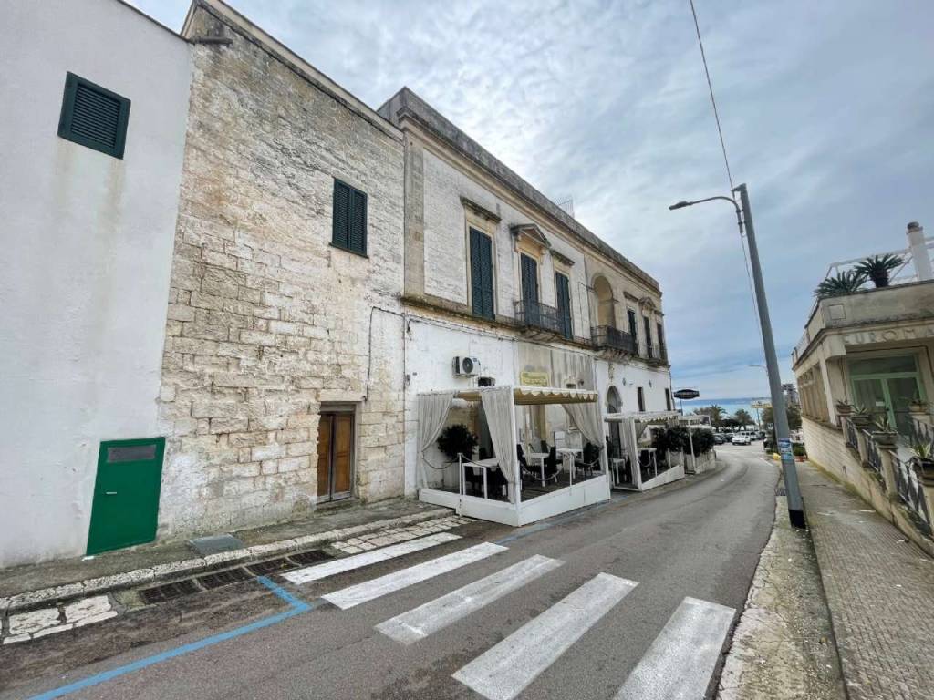 Appartamento a Castro in via Vittorio Veneto - Foto 2