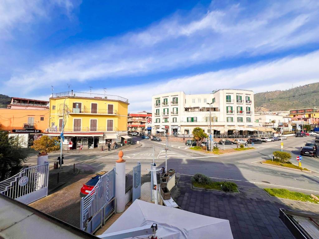 Appartamento a Pozzuoli in Via Miliscola, 133 - Foto 2