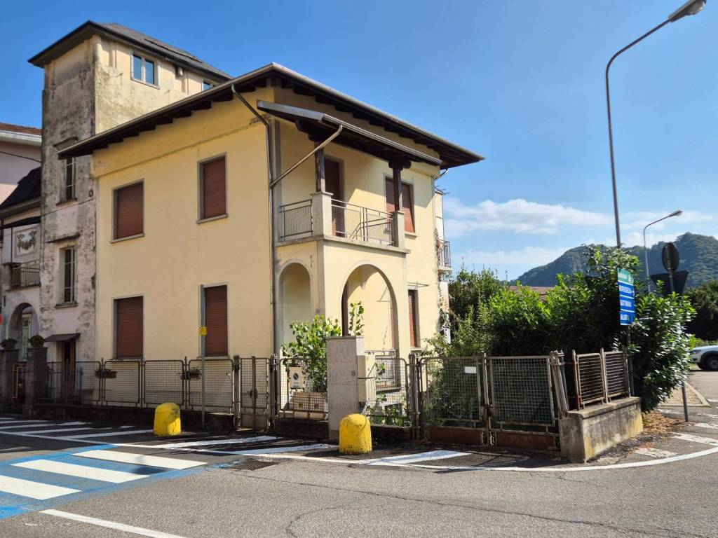 Appartamento a Varallo in Via Brigata Giuseppe Garibaldi - Foto 3