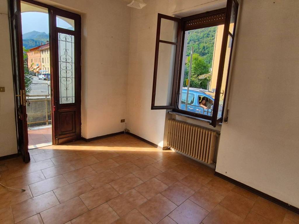 Appartamento a Varallo in Via Brigata Giuseppe Garibaldi - Foto 4