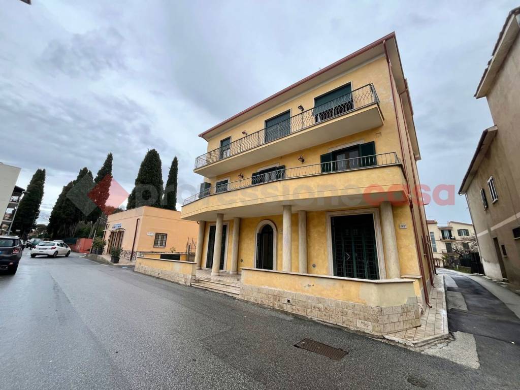 Immobile a Guidonia montecelio in Via Giuseppe Garibaldi , 127 - Foto 2