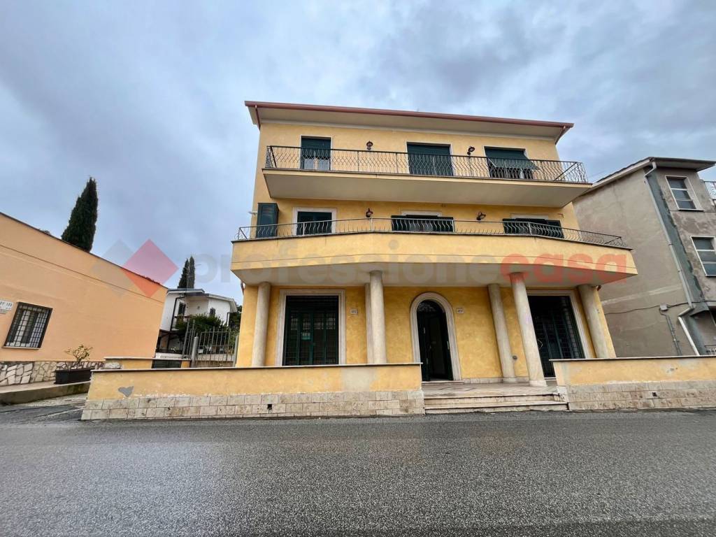 Immobile a Guidonia montecelio in Via Giuseppe Garibaldi , 127 - Foto 4