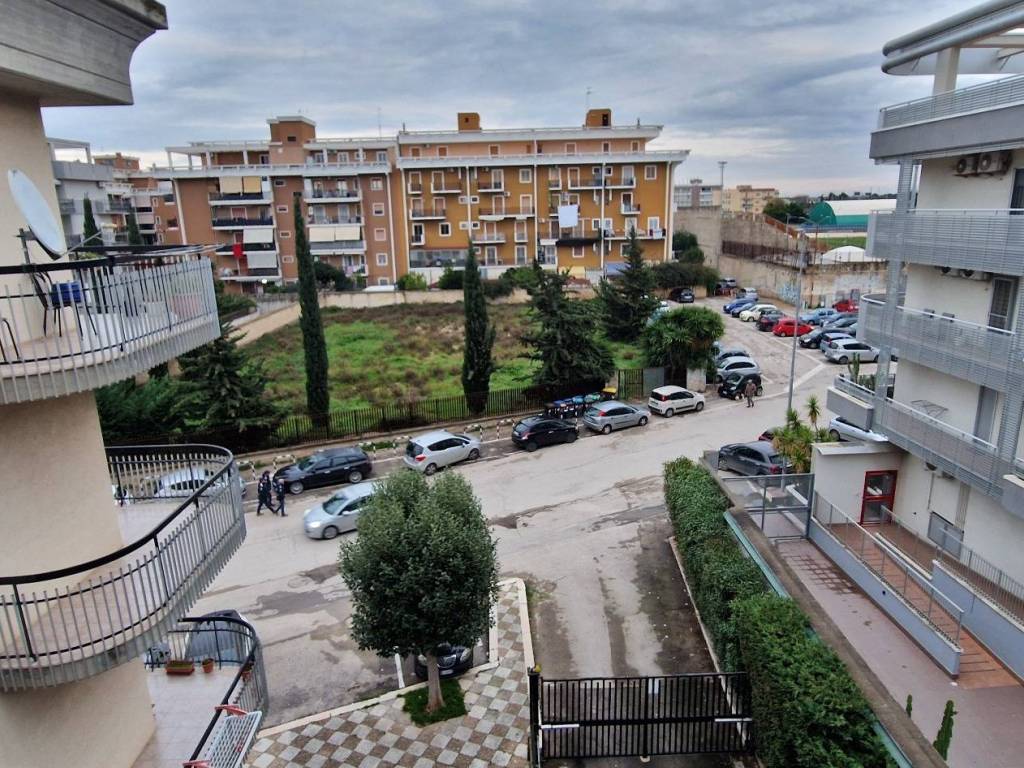 Appartamento a Trani in Via Giuseppe Di Vittorio - Foto 2