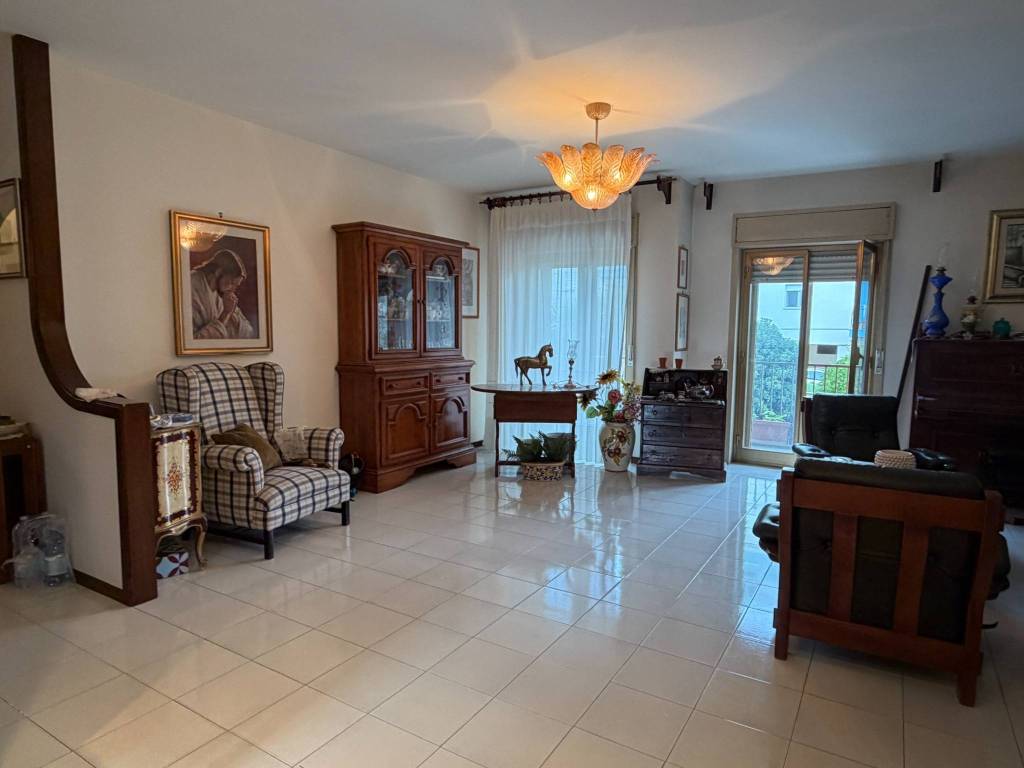 Appartamento a Caltanissetta in Via Giuseppe Tomasi di Lampedusa, 8 - Foto 3