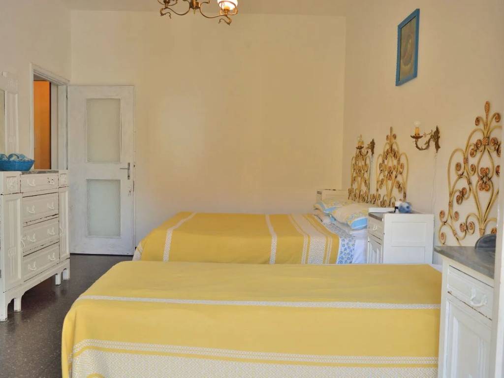 Appartamento a Finale ligure in Via Degli Orti - Foto 2