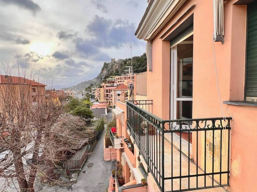 Appartamento a Finale ligure in Via Aurelia - Foto 4
