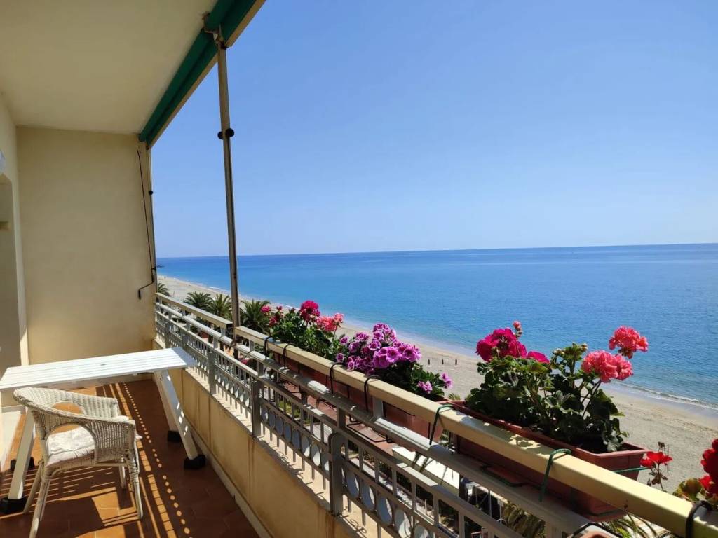 Appartamento a Finale ligure in Strada Statale 1 - Foto 4
