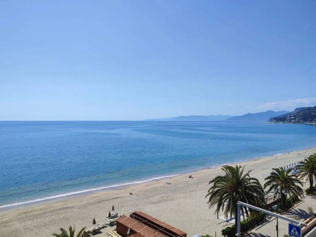 Appartamento a Finale ligure in Strada Statale 1 - Foto 5