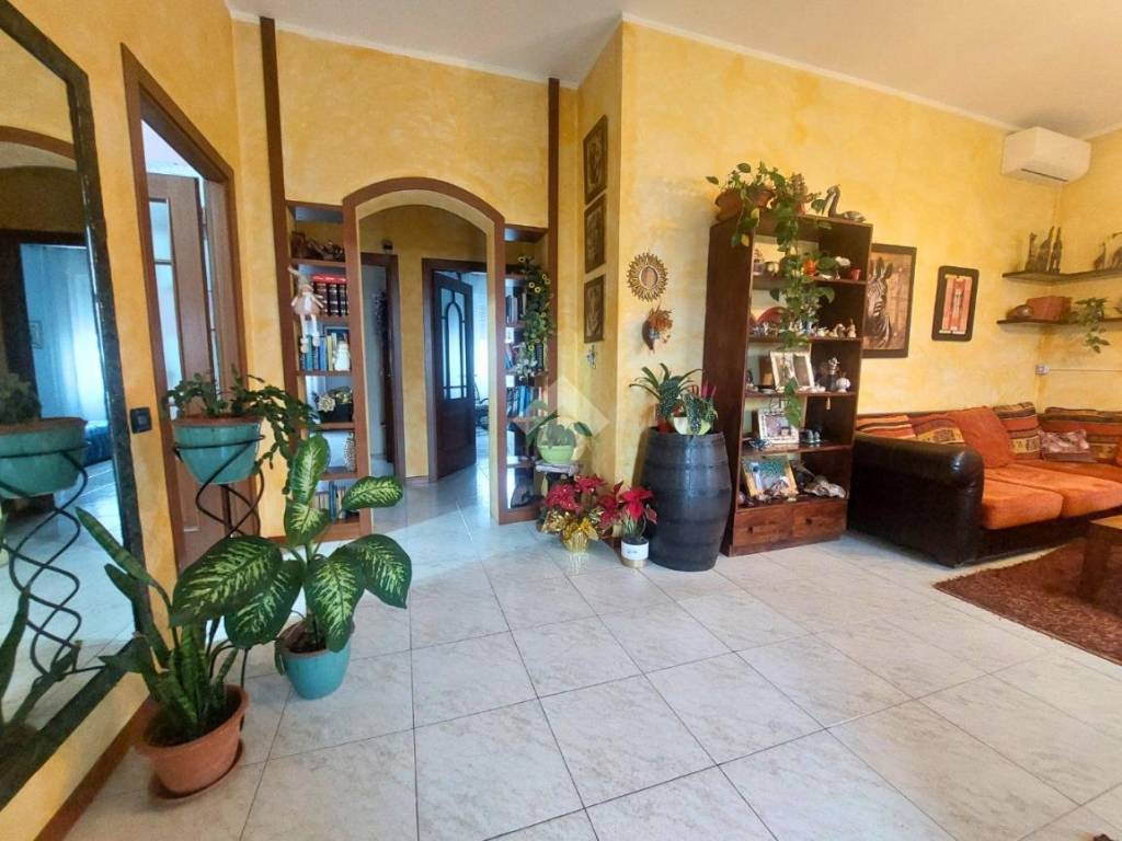 Villa a Vittuone in Via Eugenio Villoresi, 18 - Foto 2