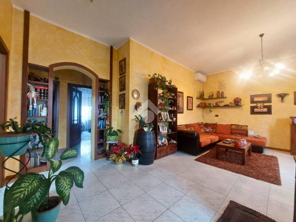 Villa a Vittuone in Via Eugenio Villoresi, 18 - Foto 4