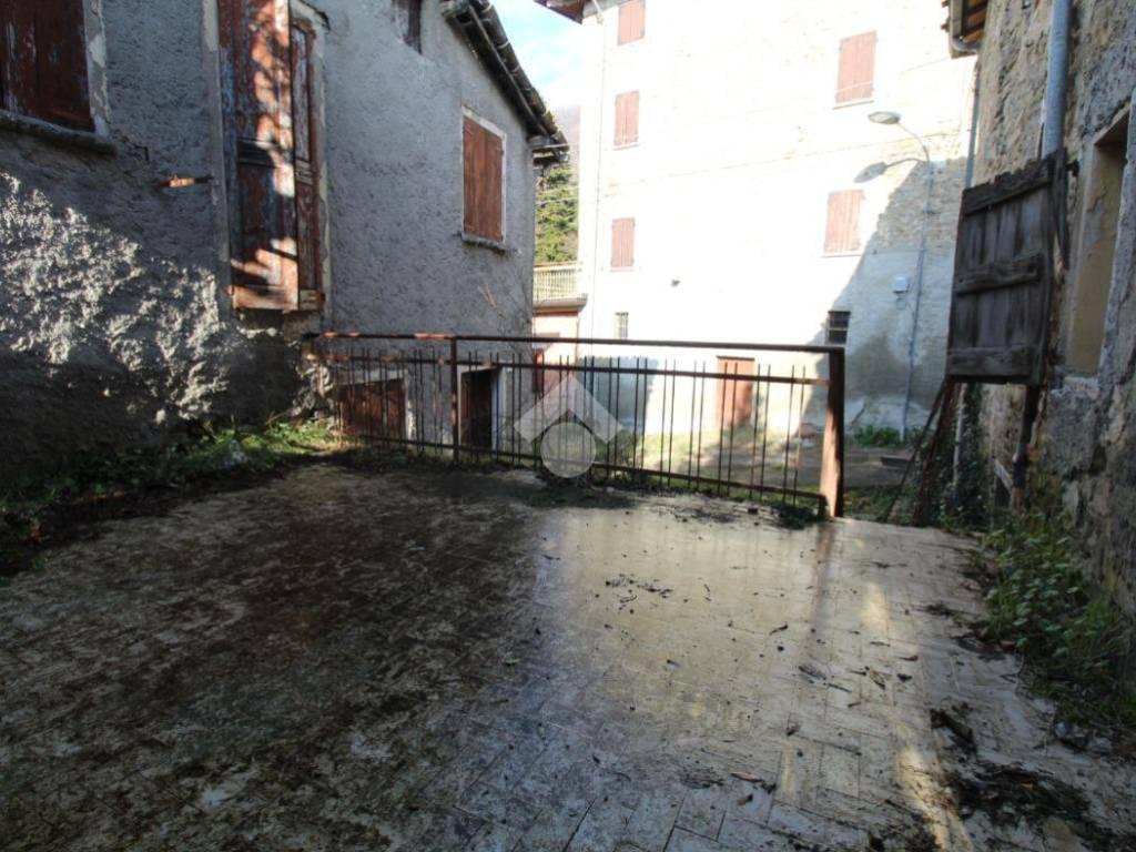 Casa indipendente a Carpineti in Via Savognatica, 54 - Foto 2