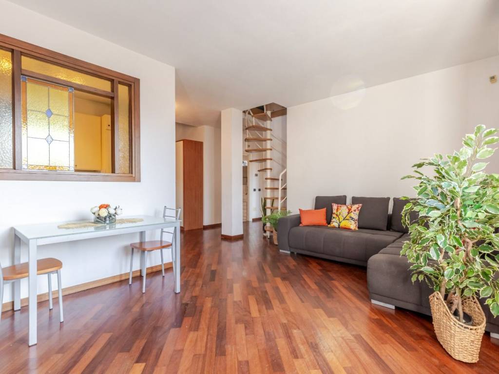 Appartamento a Tradate in Corso Giacomo Matteotti, 20 - Foto 2