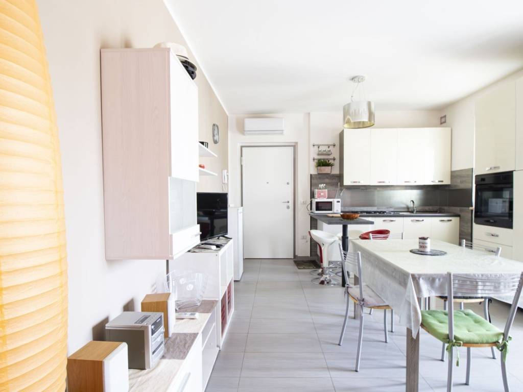 Appartamento a Alba adriatica in Viale Duca Degli Abruzzi, 26 - Foto 3