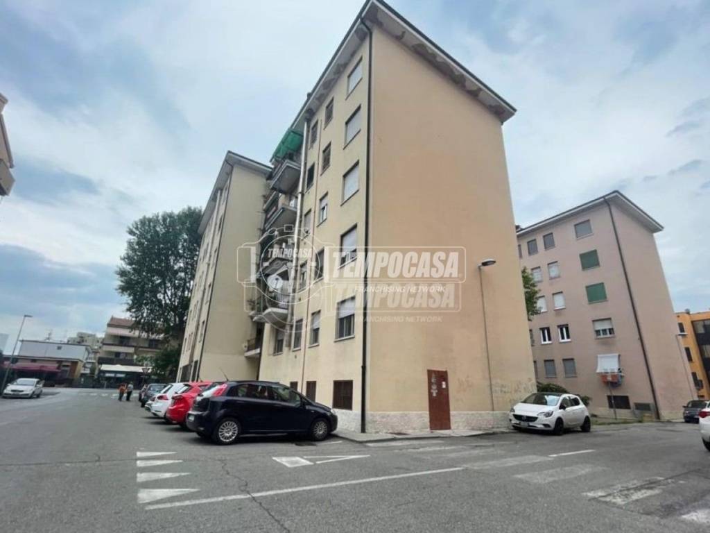 Appartamento a Lodi in Via Michelangelo Buonarroti 2 - Foto 3