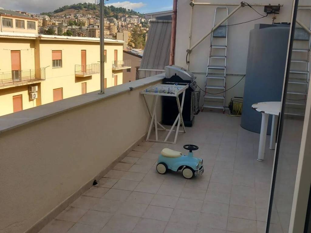 Appartamento a Caltanissetta in Via Napoleone Colajanni, 176 - Foto 5