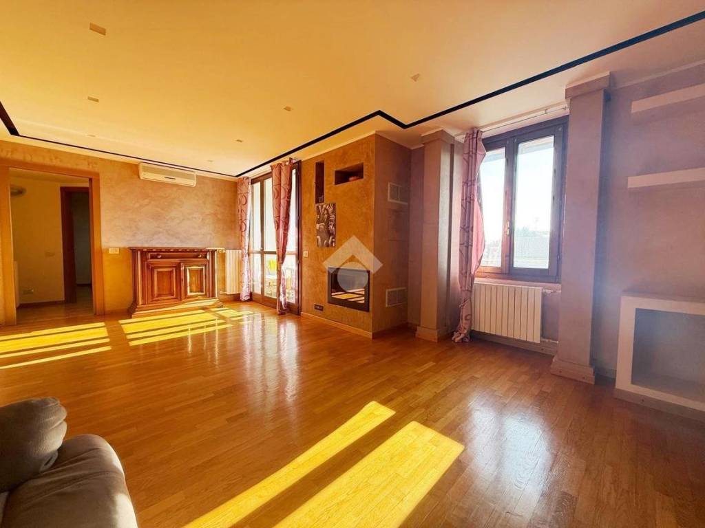 Appartamento a Gerenzano in Via Carlo Berra, 18 - Foto 2