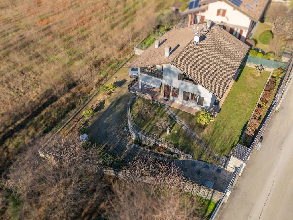 Villa a Ameno in Via Damiano Chiesa, 7 - Foto 2