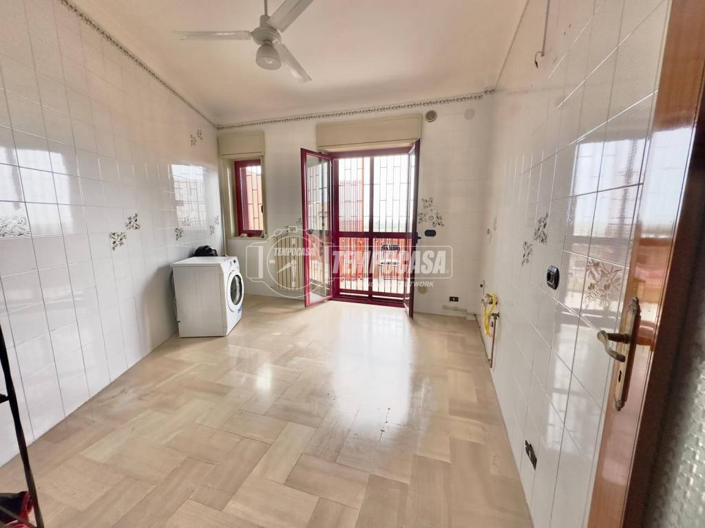 Appartamento a Valenzano in Via Generale Carlo Alberto Dalla Chiesa 1 - Foto 2