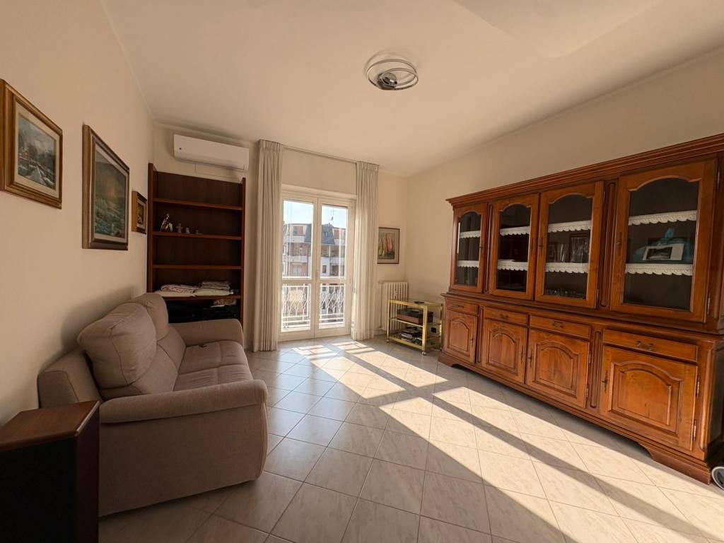 Appartamento a Rozzano in Via Antonio Gramsci - Foto 3